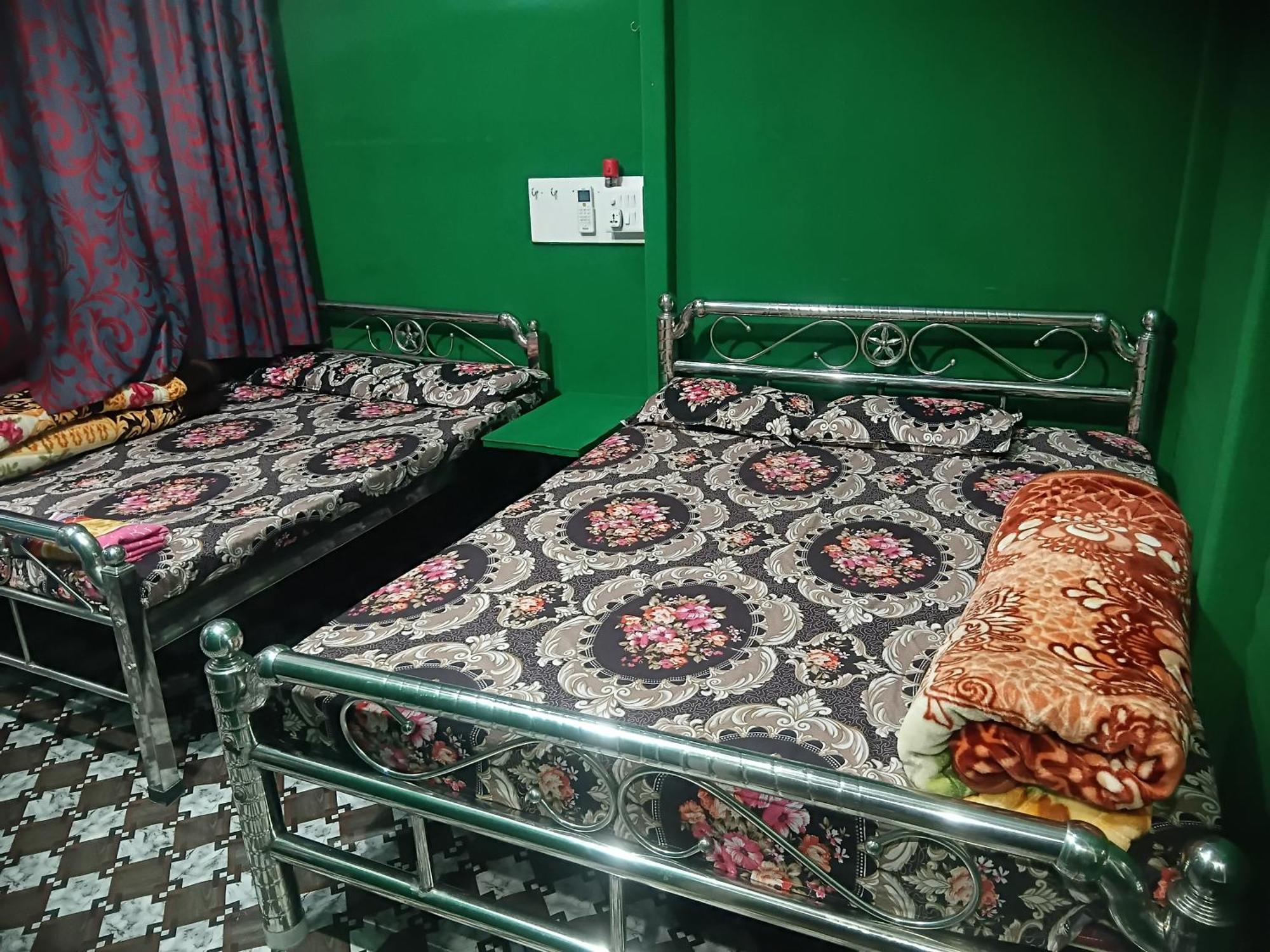 Green View Homestay 실리구리 객실 사진